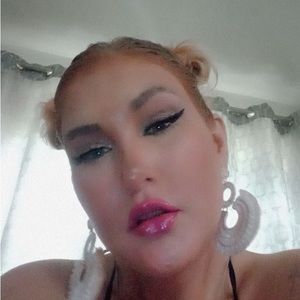 Meet your Posher, Ali